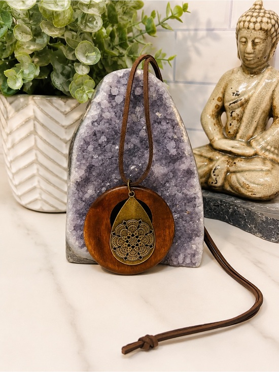 Jewelry - Boho Mandala Wood Pendant Brown Cord Necklace 🤎✨